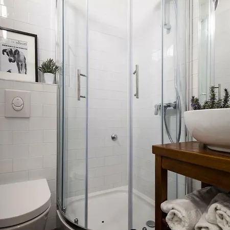 Leo-marin * Μακάρσκα